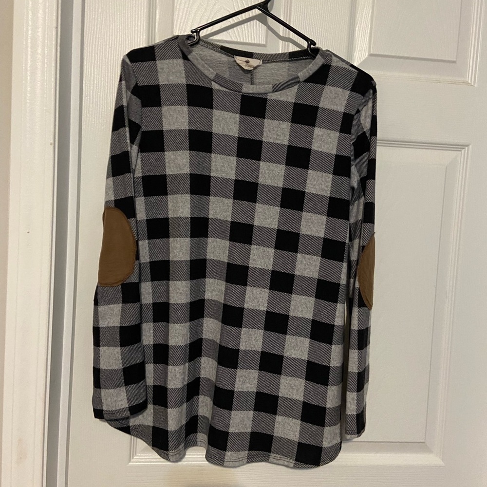 Betsy’s Boutique Grey CHECKERED BUFFALO PLAID Long Sleeve Shirt Lg? Euc
